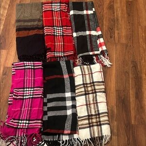 Plaid Patterned Scarves Set